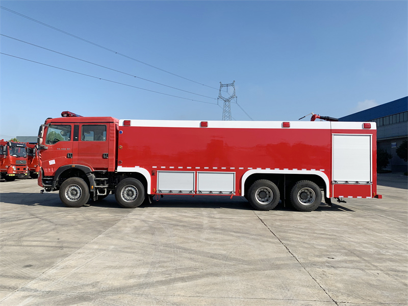 豪沃25噸泡沫消防車
